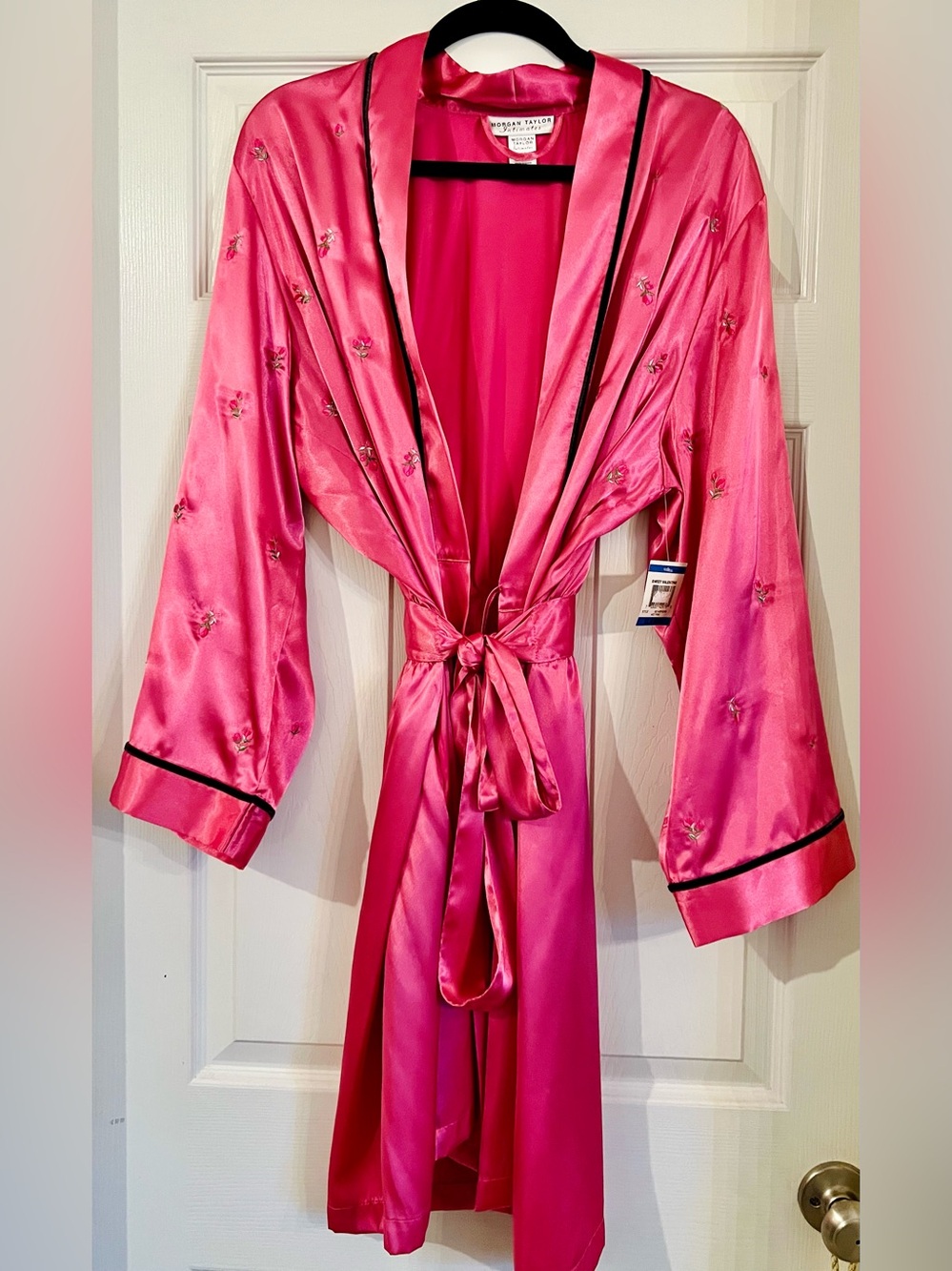 Morgan Taylor Intimates Women's Pink Satin Embroidered Floral Kimono Robe XL NWT